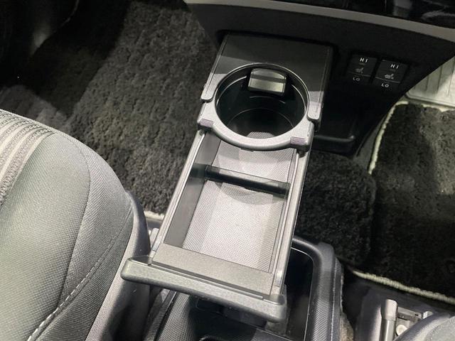 ヴォクシー ハイブリッドＺＳ　煌　純正９型ＳＤナビ　後席モニター　両側電動ドア　バックカメラ　衝突被害軽減システム　禁煙車　ドラレコ　スマートキー　ＬＥＤヘッド　ビルトインＥＴＣ　クルコン　純正１６ＡＷ　オートライト　デュアルエアコン（42枚目）