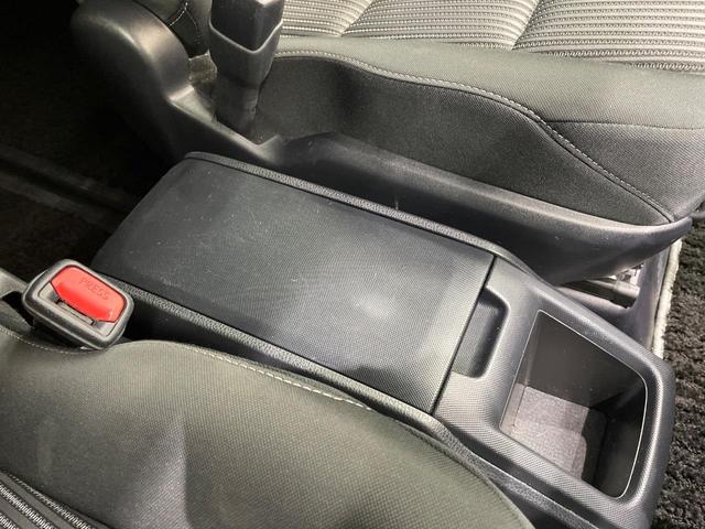 ヴォクシー ハイブリッドＺＳ　煌　純正９型ＳＤナビ　後席モニター　両側電動ドア　バックカメラ　衝突被害軽減システム　禁煙車　ドラレコ　スマートキー　ＬＥＤヘッド　ビルトインＥＴＣ　クルコン　純正１６ＡＷ　オートライト　デュアルエアコン（44枚目）