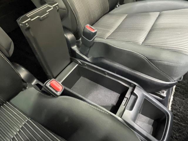 ヴォクシー ハイブリッドＺＳ　煌　純正９型ＳＤナビ　後席モニター　両側電動ドア　バックカメラ　衝突被害軽減システム　禁煙車　ドラレコ　スマートキー　ＬＥＤヘッド　ビルトインＥＴＣ　クルコン　純正１６ＡＷ　オートライト　デュアルエアコン（45枚目）
