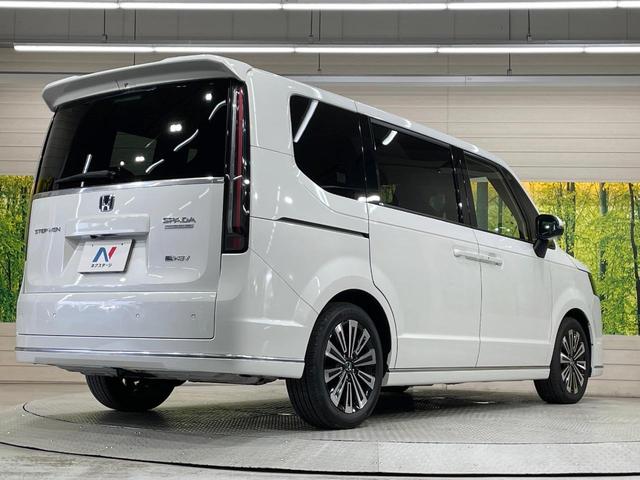 ステップワゴン ｅ：ＨＥＶスパーダ　プレミアムライン　純正１１．４型ナビ　全周囲カメラ　両側電動スライド　衝突軽減装置　レーダークルーズ　ＬＥＤヘッド　シートヒーター　ＥＴＣ　Ｂｌｕｅｔｏｏｔｈ　ドラレコ　電動パーキング　電動リアゲート（17枚目）