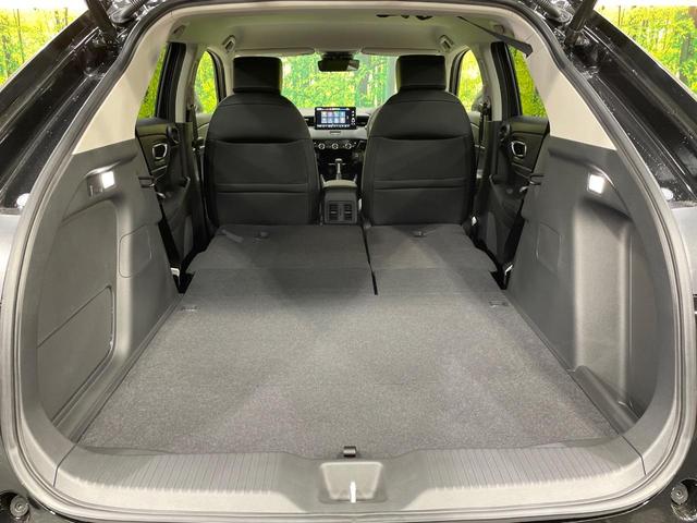 ヴェゼル ｅ：ＨＥＶ　Ｚ　登録済未使用車　純正９型ナビ　全周囲カメラ　衝突軽減装置　　電動リアゲート　ブラインドスポットモニター　コーナーセンサー　スマートキー　ＬＥＤヘッド　ＥＴＣ　純正１８インチアルミ　オートライト（10枚目）