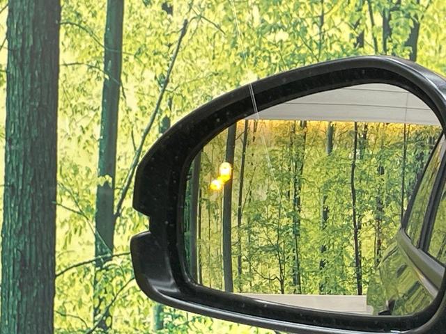 ヴェゼル ｅ：ＨＥＶ　Ｚ　登録済未使用車　純正９型ナビ　全周囲カメラ　衝突軽減装置　　電動リアゲート　ブラインドスポットモニター　コーナーセンサー　スマートキー　ＬＥＤヘッド　ＥＴＣ　純正１８インチアルミ　オートライト（45枚目）