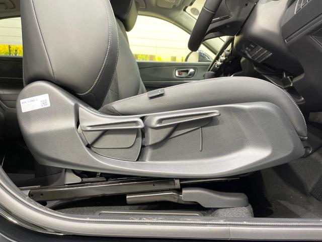 ヴェゼル ｅ：ＨＥＶ　Ｚ　登録済未使用車　純正９型ナビ　全周囲カメラ　衝突軽減装置　　電動リアゲート　ブラインドスポットモニター　コーナーセンサー　スマートキー　ＬＥＤヘッド　ＥＴＣ　純正１８インチアルミ　オートライト（54枚目）