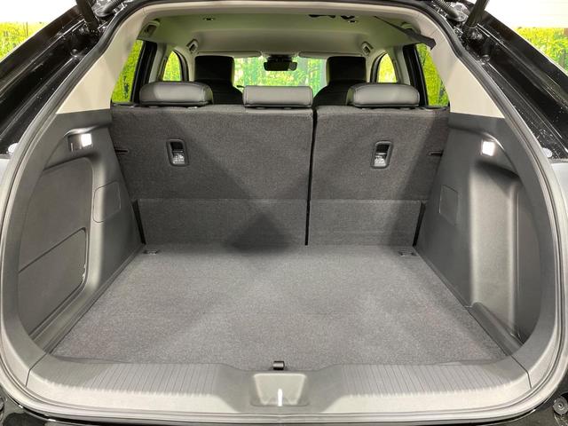 ヴェゼル ｅ：ＨＥＶ　Ｚ　登録済未使用車　純正９型ナビ　全周囲カメラ　衝突軽減装置　　電動リアゲート　ブラインドスポットモニター　コーナーセンサー　スマートキー　ＬＥＤヘッド　ＥＴＣ　純正１８インチアルミ　オートライト（63枚目）