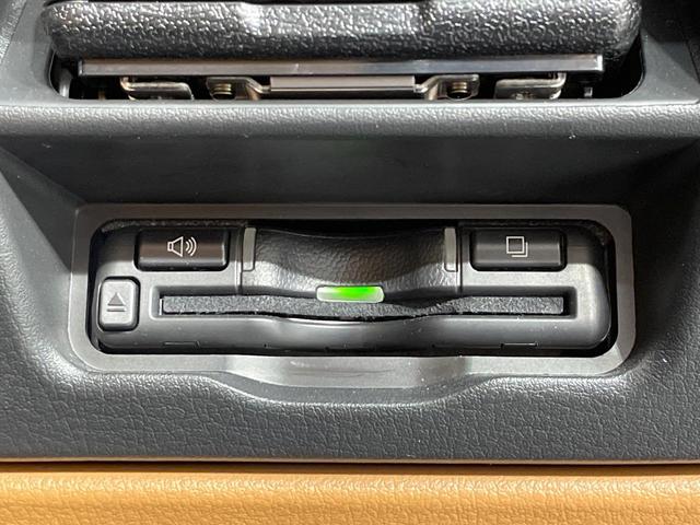 ＣＸ－６０ ＸＤ－ハイブリッド　プレミアムスポーツ　サンルーフ　純正１２．３型ナビ　全周囲カメラ　ＢＯＳＥサウンド　レーダークルーズ　ブラインドスポットモニタ　シートヒーター　ステアリングヒーター　パワーシート　電動リアゲート　本革シート　ＥＴＣ（7枚目）