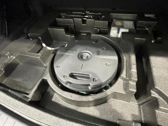 ＣＸ－６０ ＸＤ－ハイブリッド　プレミアムスポーツ　サンルーフ　純正１２．３型ナビ　全周囲カメラ　ＢＯＳＥサウンド　レーダークルーズ　ブラインドスポットモニタ　シートヒーター　ステアリングヒーター　パワーシート　電動リアゲート　本革シート　ＥＴＣ（50枚目）