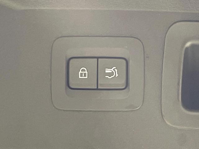 ＣＸ－６０ ＸＤ－ハイブリッド　プレミアムスポーツ　サンルーフ　純正１２．３型ナビ　全周囲カメラ　ＢＯＳＥサウンド　レーダークルーズ　ブラインドスポットモニタ　シートヒーター　ステアリングヒーター　パワーシート　電動リアゲート　本革シート　ＥＴＣ（51枚目）