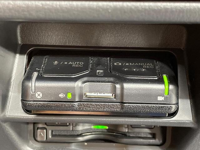 ＣＸ－６０ ＸＤ－ハイブリッド　プレミアムスポーツ　サンルーフ　純正１２．３型ナビ　全周囲カメラ　ＢＯＳＥサウンド　レーダークルーズ　ブラインドスポットモニタ　シートヒーター　ステアリングヒーター　パワーシート　電動リアゲート　本革シート　ＥＴＣ（64枚目）