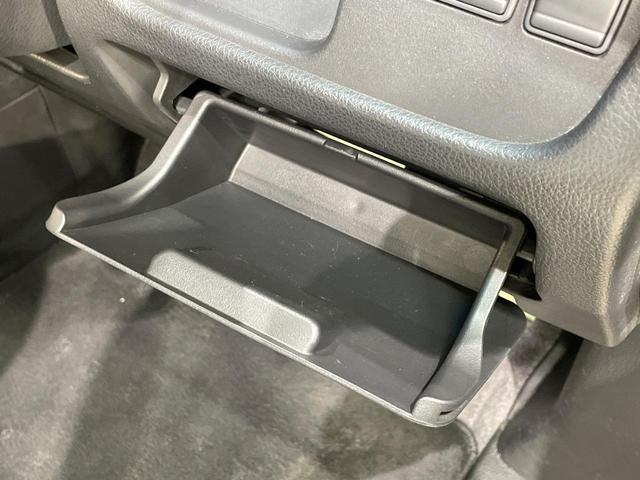 セレナ ハイウェイスター Vセレ+セーフティII SHV 純正8型ナビ 両側電動ドア 後席モニター 全周囲カメラ 禁煙車 コーナーセンサー スマートキー LEDヘッド ビルトインETC クルコン 純正16インチアルミ 車線逸脱警報 オートライト(55枚目)