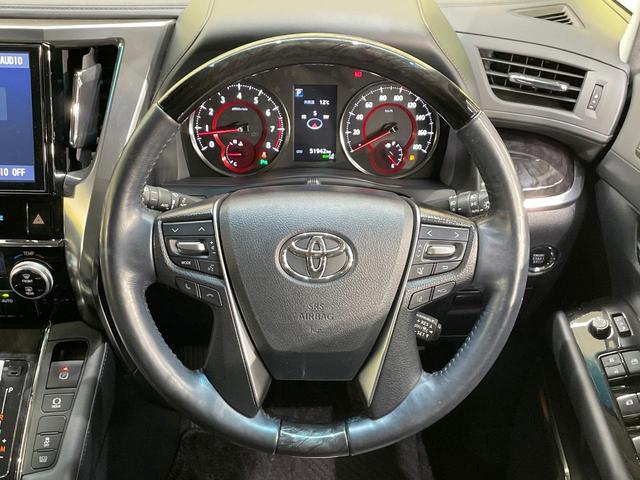 アルファード ２．５Ｓ　Ｃパッケージ　純正１０型ナビ　後席モニター　両側電動ドア　デジタルミラー　ＢＳＭ　衝突軽減装置　レーダークルーズ　禁煙車　電動リアゲート　レザーシート　前席シートエアコン　前後席パワーシート　ドラレコ　バックカメラ（12枚目）