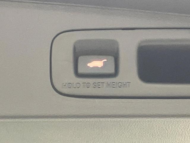 ステップワゴン スパーダ　純正１１．４型ナビ　両側電動スライドドア　ブラインドスポットモニター　衝突軽減装置　電動リアゲート　ＬＥＤヘッドライト　レーダークルーズ　Ｂｌｕｅｔｏｏｔｈ　フルセグＴＶ　電動パーキング（6枚目）