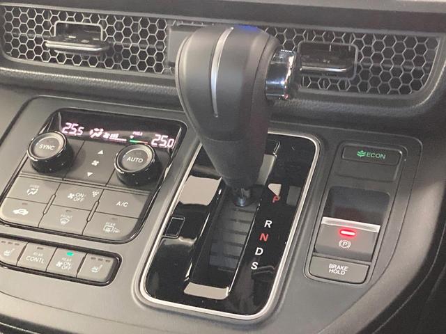 ステップワゴン スパーダ　純正１１．４型ナビ　両側電動スライドドア　ブラインドスポットモニター　衝突軽減装置　電動リアゲート　ＬＥＤヘッドライト　レーダークルーズ　Ｂｌｕｅｔｏｏｔｈ　フルセグＴＶ　電動パーキング（24枚目）