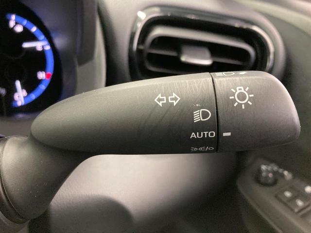 ヤリスクロス ハイブリッドＺ　純正ディスプレイオーディオ　バックカメラ　衝突被害軽減システム　レーダークルーズ　禁煙車　パワーシート　ドラレコ　コーナーセンサー　スマートキー　ＬＥＤヘッド　ビルトインＥＴＣ　純正１８インチアルミ（43枚目）