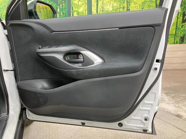 ヤリスクロス ハイブリッドＺ　純正ディスプレイオーディオ　バックカメラ　衝突被害軽減システム　レーダークルーズ　禁煙車　パワーシート　ドラレコ　コーナーセンサー　スマートキー　ＬＥＤヘッド　ビルトインＥＴＣ　純正１８インチアルミ（54枚目）