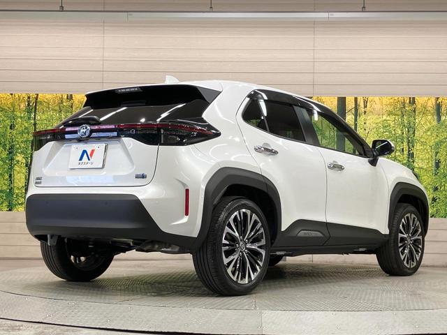 ヤリスクロス ハイブリッドＺ　純正ディスプレイオーディオ　バックカメラ　衝突被害軽減システム　レーダークルーズ　禁煙車　パワーシート　ドラレコ　コーナーセンサー　スマートキー　ＬＥＤヘッド　ビルトインＥＴＣ　純正１８インチアルミ（60枚目）