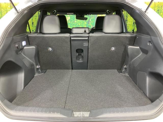 ヤリスクロス ハイブリッドＺ　純正ディスプレイオーディオ　バックカメラ　衝突被害軽減システム　レーダークルーズ　禁煙車　パワーシート　ドラレコ　コーナーセンサー　スマートキー　ＬＥＤヘッド　ビルトインＥＴＣ　純正１８インチアルミ（64枚目）