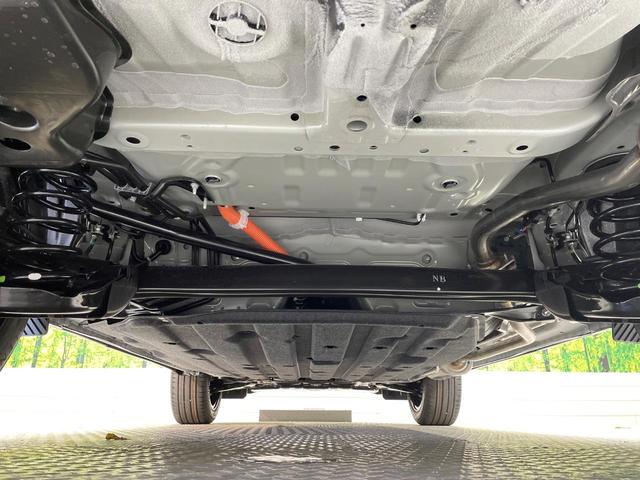 ヴェゼル ｅ：ＨＥＶ　Ｚ　登録済未使用車　純正９型ナビ　全周囲カメラ　衝突軽減装置　ＬＥＤヘッドライト　レーダークルーズ　電動リアゲート　ＥＴＣ　Ｂｌｕｅｔｏｏｔｈ　ブラインドスポットモニター　置くだけ充電　オートエアコン（19枚目）