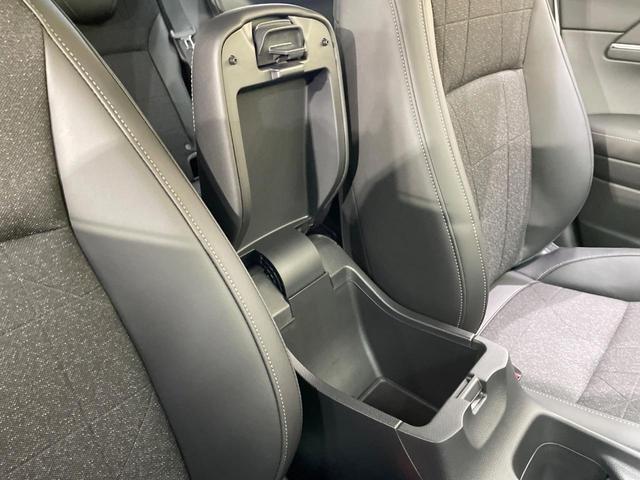 ヴェゼル ｅ：ＨＥＶ　Ｚ　登録済未使用車　純正９型ナビ　全周囲カメラ　衝突軽減装置　ＬＥＤヘッドライト　レーダークルーズ　電動リアゲート　ＥＴＣ　Ｂｌｕｅｔｏｏｔｈ　ブラインドスポットモニター　置くだけ充電　オートエアコン（43枚目）