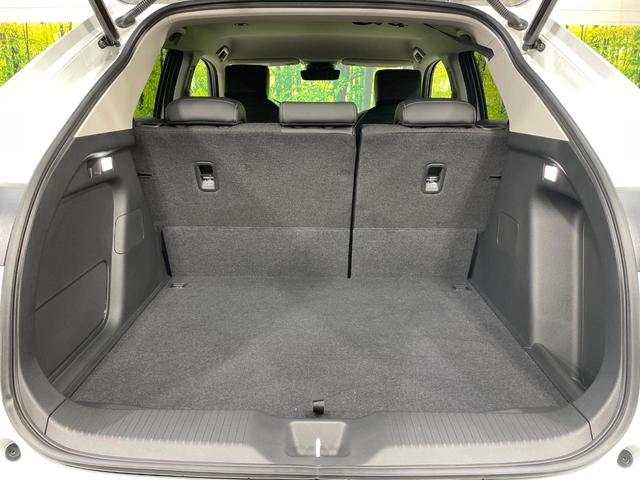 ヴェゼル ｅ：ＨＥＶ　Ｚ　登録済未使用車　純正９型ナビ　全周囲カメラ　衝突軽減装置　ＬＥＤヘッドライト　レーダークルーズ　電動リアゲート　ＥＴＣ　Ｂｌｕｅｔｏｏｔｈ　ブラインドスポットモニター　置くだけ充電　オートエアコン（48枚目）