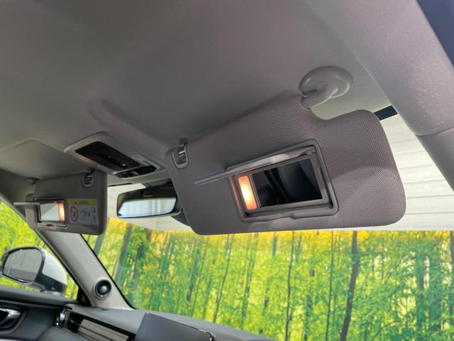 ヴェゼル ｅ：ＨＥＶ　Ｚ　登録済未使用車　純正９型ナビ　全周囲カメラ　衝突軽減装置　ＬＥＤヘッドライト　レーダークルーズ　電動リアゲート　ＥＴＣ　Ｂｌｕｅｔｏｏｔｈ　ブラインドスポットモニター　置くだけ充電　オートエアコン（52枚目）