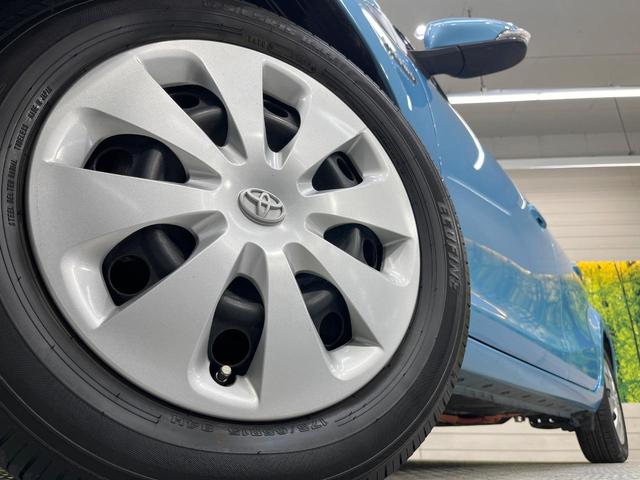 アクア Ｇ　禁煙車　ＣＤオーディオ　スマートキー　オートライト　オートエアコン　革巻きステアリング　電動格納ミラー　シートリフター　ドアザイザー　バニティミラー　パワーステアリング　パワーウィンドウ（13枚目）