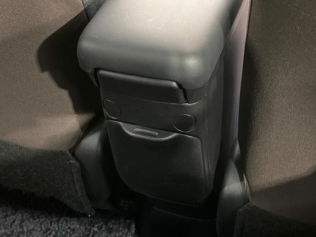 アクア Ｇ　禁煙車　ＣＤオーディオ　スマートキー　オートライト　オートエアコン　革巻きステアリング　電動格納ミラー　シートリフター　ドアザイザー　バニティミラー　パワーステアリング　パワーウィンドウ（36枚目）