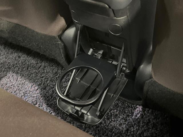 アクア Ｇ　禁煙車　ＣＤオーディオ　スマートキー　オートライト　オートエアコン　革巻きステアリング　電動格納ミラー　シートリフター　ドアザイザー　バニティミラー　パワーステアリング　パワーウィンドウ（38枚目）