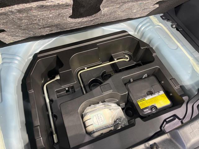 アクア Ｇ　禁煙車　ＣＤオーディオ　スマートキー　オートライト　オートエアコン　革巻きステアリング　電動格納ミラー　シートリフター　ドアザイザー　バニティミラー　パワーステアリング　パワーウィンドウ（42枚目）