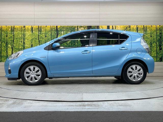 アクア Ｇ　禁煙車　ＣＤオーディオ　スマートキー　オートライト　オートエアコン　革巻きステアリング　電動格納ミラー　シートリフター　ドアザイザー　バニティミラー　パワーステアリング　パワーウィンドウ（52枚目）