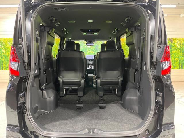 ノア ハイブリッドＳ－Ｚ　純正１０．５型ナビ　両側電動ドア　快適利便パッケージ　後席モニター　デジタルミラー　ヘッドアップディスプレイ　ブラインドスポットモニター　電動リアゲート　衝突軽減装置　Ｂｌｕｅｔｏｏｔｈ　ＥＴＣ（11枚目）