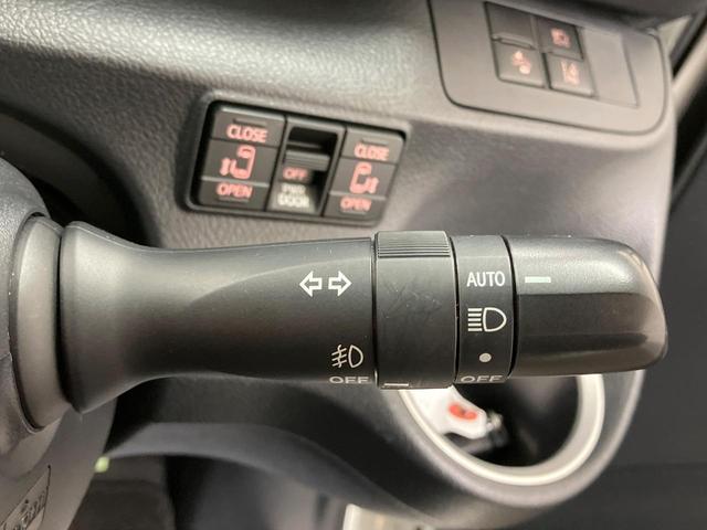 シエンタ G クエロ 8型ナビ 両側電動ドア バックカメラ 衝突軽減 ハーフレザーシート コーナーセンサー スマートキー LEDヘッド ETC オートハイビーム 車線逸脱警報 オートライト オートエアコン(28枚目)