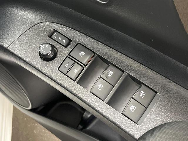 シエンタ G クエロ 8型ナビ 両側電動ドア バックカメラ 衝突軽減 ハーフレザーシート コーナーセンサー スマートキー LEDヘッド ETC オートハイビーム 車線逸脱警報 オートライト オートエアコン(40枚目)