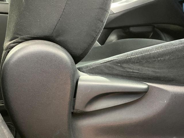 プリウス L 純正ナビ バックカメラ ETC スマートキー プッシュスタート オートエアコン HIDヘッド Bluetooth ドラレコ 電動格納ドアミラー コーナーセンサー(38枚目)