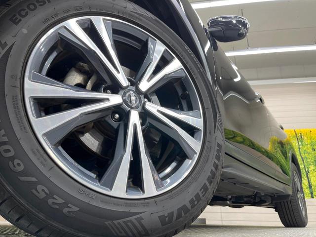 エクストレイル ２０Ｘ　純正ナビ　全周囲カメラ　衝突被害軽減システム　レーダークルーズ　禁煙車　電動リアゲート　コーナーセンサー　スマートキー　ＬＥＤヘッド　ビルトインＥＴＣ　純正１８インチアルミ　電動格納ミラー（13枚目）