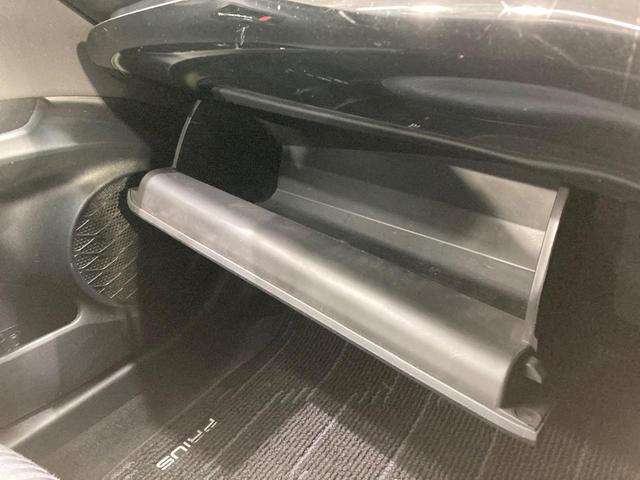 プリウス Sセーフティプラス 純正9型ナビ 衝突軽減装置 ETC ドラレコ レーダークルーズ LEDヘッド バックカメラ Bluetooth オートエアコン スマートキー プッシュスタート シートリフター 電動格納ドアミラー(52枚目)