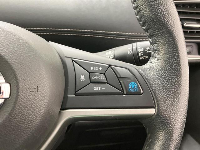 セレナ ハイウェイスター　ＶセレクションＩＩ　両側電動ドア　９型ナビ　後席モニター　全周囲カメラ　プロパイロット　衝突軽減装置　禁煙車　コーナーセンサー　スマートキー　ＬＥＤヘッド　ＥＴＣ　純正１６インチアルミ　車線逸脱警報（6枚目）