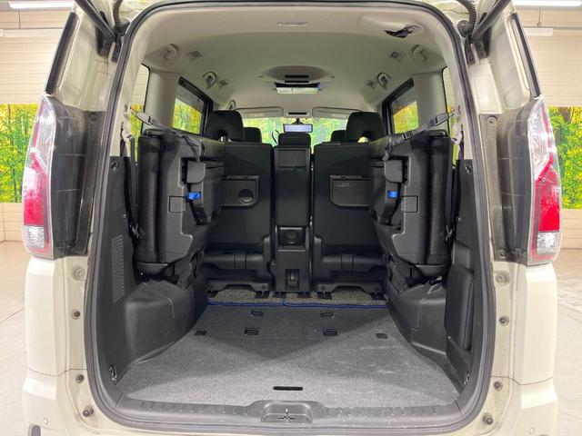 セレナ ハイウェイスター　ＶセレクションＩＩ　両側電動ドア　９型ナビ　後席モニター　全周囲カメラ　プロパイロット　衝突軽減装置　禁煙車　コーナーセンサー　スマートキー　ＬＥＤヘッド　ＥＴＣ　純正１６インチアルミ　車線逸脱警報（10枚目）