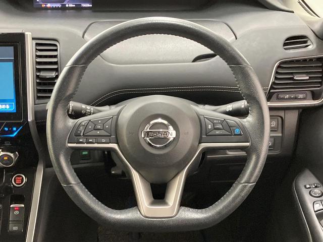 セレナ ハイウェイスター　ＶセレクションＩＩ　両側電動ドア　９型ナビ　後席モニター　全周囲カメラ　プロパイロット　衝突軽減装置　禁煙車　コーナーセンサー　スマートキー　ＬＥＤヘッド　ＥＴＣ　純正１６インチアルミ　車線逸脱警報（13枚目）