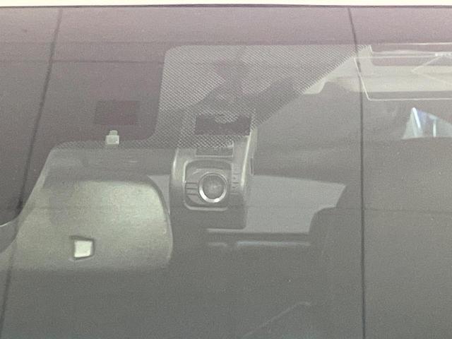 プリウス Aプレミアム ツーリングセレクション 純正9型ナビ 全周囲カメラ モデリスタエアロ ブラインドスポットモニター 禁煙車 パワーシート ドラレコ コーナーセンサー スマートキー LEDヘッド ビルトインETC 黒革シート(7枚目)