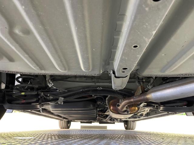 ヴォクシー ハイブリッドZS 煌III 純正10型ナビ 後席モニター 両側電動スライド 衝突軽減装置 ETC ドラレコ シートヒーター LEDヘッド クルコン リアオートエアコン Bluetooth バックカメラ スマートキー(19枚目)