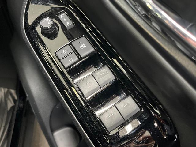 ヴォクシー ハイブリッドＺＳ　煌ＩＩＩ　純正９インチＳＤナビ　両側電動ドア　バックカメラ　衝突被害軽減装置　禁煙車　ハーフレザーシート　ドラレコ　コーナーセンサー　スマートキー　ＬＥＤヘッド　ビルトインＥＴＣ　クルコン　純正１６インチアルミ（29枚目）
