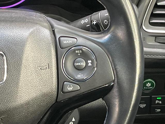 ヴェゼル ハイブリッドＺ・ホンダセンシング　純正８型ナビ　バックカメラ　衝突被害軽減システム　禁煙車　ハーフレザーシート　ドラレコ　コーナーセンサー　スマートキー　ＬＥＤヘッド　ビルトインＥＴＣ　純正１７インチアルミ　車線逸脱警報（7枚目）