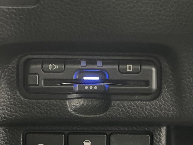 Ｎ－ＢＯＸカスタム Ｌターボ　スタイル＋ブラック　９型ナビ　バックカメラ　禁煙車　衝突被害軽減装置　両側電動ドア　ターボ　スマートキー＆プッシュスタート　横滑り防止装置　電動格納ミラー　ＬＥＤヘッドライト　シートヒーター（6枚目）