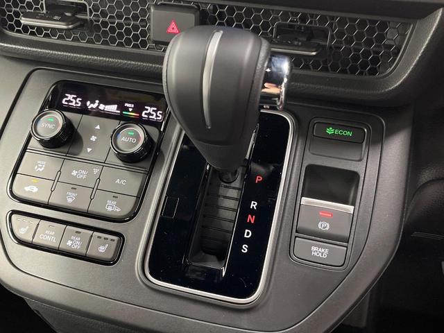 ステップワゴン スパーダ　登録済未使用車　純正１１インチＳＤナビ　両側電動スライドドア　バックカメラ　衝突被害軽減装置　レーダークルーズコントロール　フルセグＴＶ　Ｂｌｕｅｔｏｏｔｈ　ＬＥＤヘッド　オートエアコン　オートライト（29枚目）