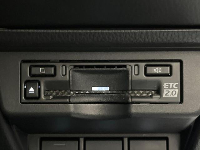 プリウス Ｚ　純正１２型ナビ　ガラスルーフ　全周囲カメラ　衝突被害軽減システム　禁煙車　電動リアゲート　ハーフレザーシート　前席シートエアコン　パワーシート　ドラレコ　コーナーセンサー　スマートキー　ＬＥＤヘッド（6枚目）