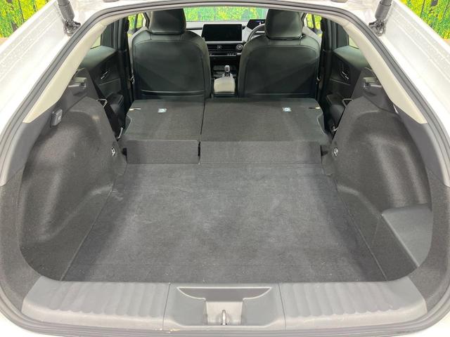 プリウス Ｚ　純正１２型ナビ　ガラスルーフ　全周囲カメラ　衝突被害軽減システム　禁煙車　電動リアゲート　ハーフレザーシート　前席シートエアコン　パワーシート　ドラレコ　コーナーセンサー　スマートキー　ＬＥＤヘッド（10枚目）