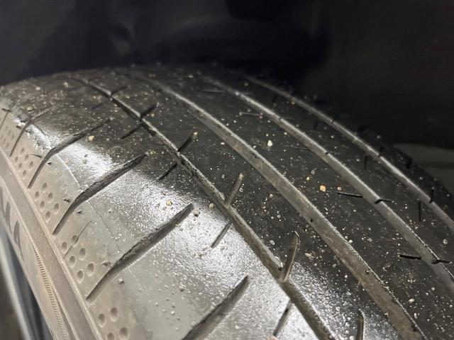 プリウス Ｚ　純正１２型ナビ　ガラスルーフ　全周囲カメラ　衝突被害軽減システム　禁煙車　電動リアゲート　ハーフレザーシート　前席シートエアコン　パワーシート　ドラレコ　コーナーセンサー　スマートキー　ＬＥＤヘッド（21枚目）