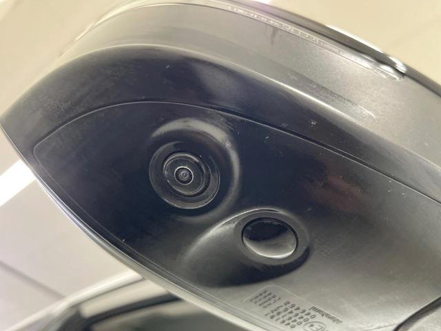 プリウス Ｚ　純正１２型ナビ　ガラスルーフ　全周囲カメラ　衝突被害軽減システム　禁煙車　電動リアゲート　ハーフレザーシート　前席シートエアコン　パワーシート　ドラレコ　コーナーセンサー　スマートキー　ＬＥＤヘッド（26枚目）