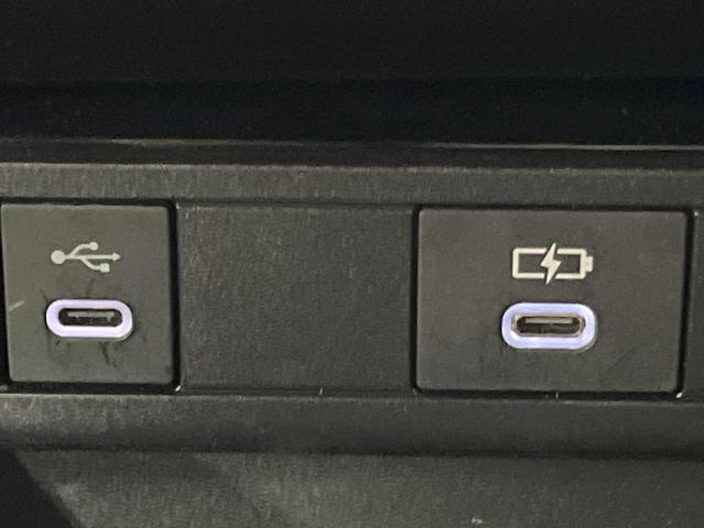 プリウス Ｚ　純正１２型ナビ　ガラスルーフ　全周囲カメラ　衝突被害軽減システム　禁煙車　電動リアゲート　ハーフレザーシート　前席シートエアコン　パワーシート　ドラレコ　コーナーセンサー　スマートキー　ＬＥＤヘッド（43枚目）