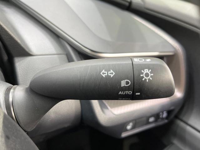 プリウス Ｚ　純正１２型ナビ　ガラスルーフ　全周囲カメラ　衝突被害軽減システム　禁煙車　電動リアゲート　ハーフレザーシート　前席シートエアコン　パワーシート　ドラレコ　コーナーセンサー　スマートキー　ＬＥＤヘッド（51枚目）